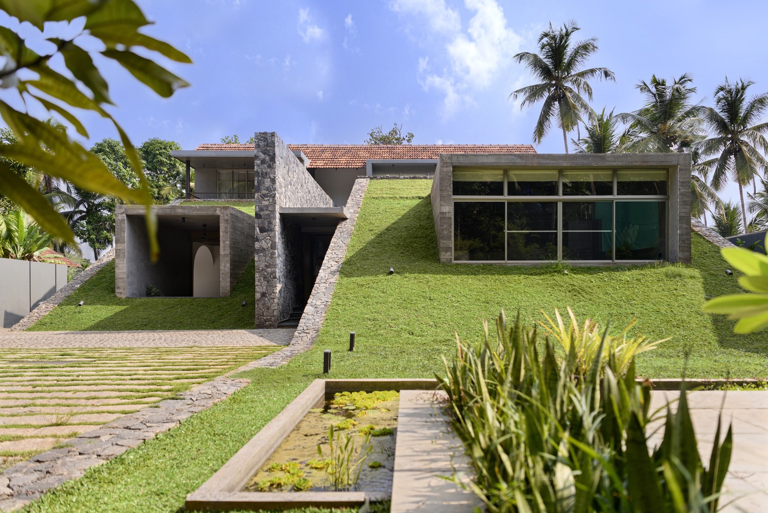 The Hidden House by Aslam Sham Architects in Kozhikode, India The Hidden House by Aslam Sham Architects in Kozhikode, India