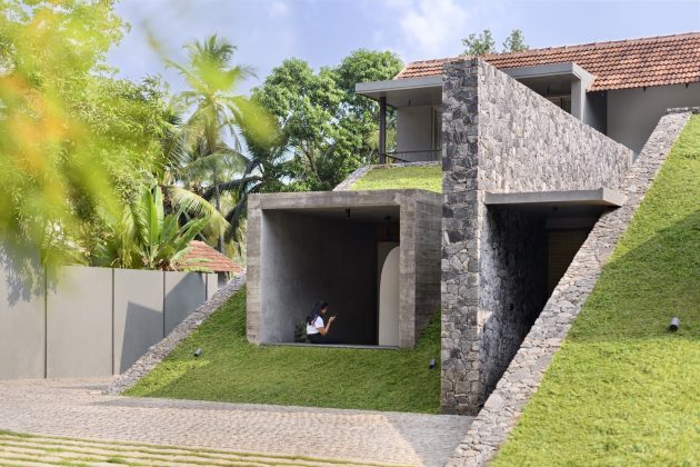 The Hidden House by Aslam Sham Architects in Kozhikode, India