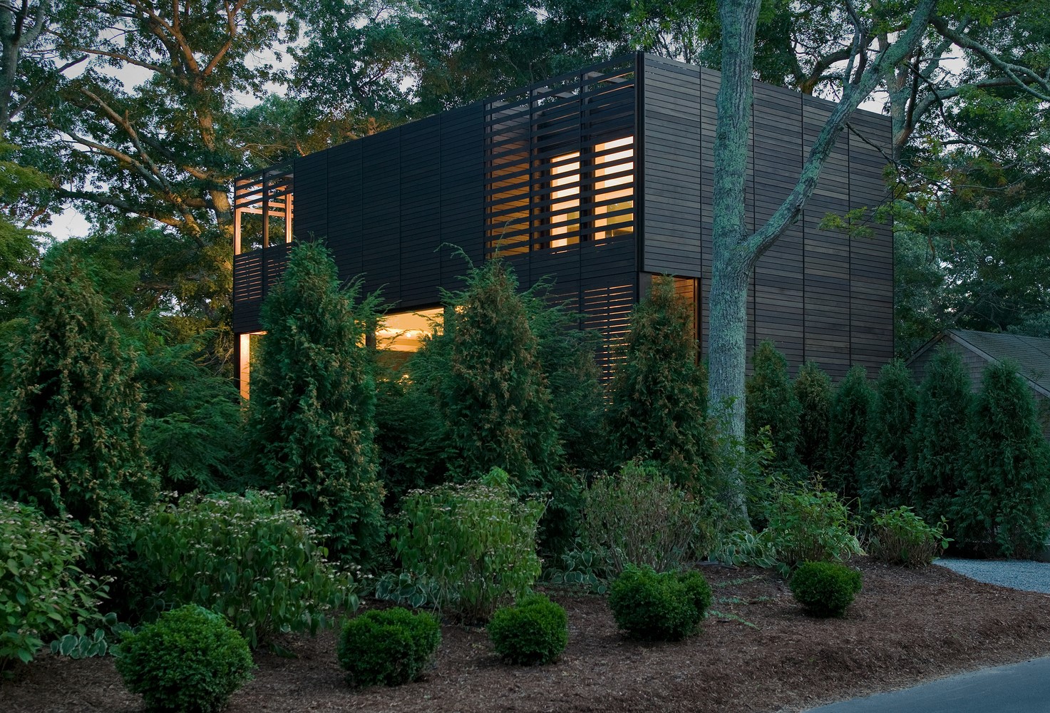 VH R-10 G House by Architecture-Infrastructure-Research in Tisbury, Massachusetts VH R-10 G House by Architecture-Infrastructure-Research in Tisbury, Massachusetts