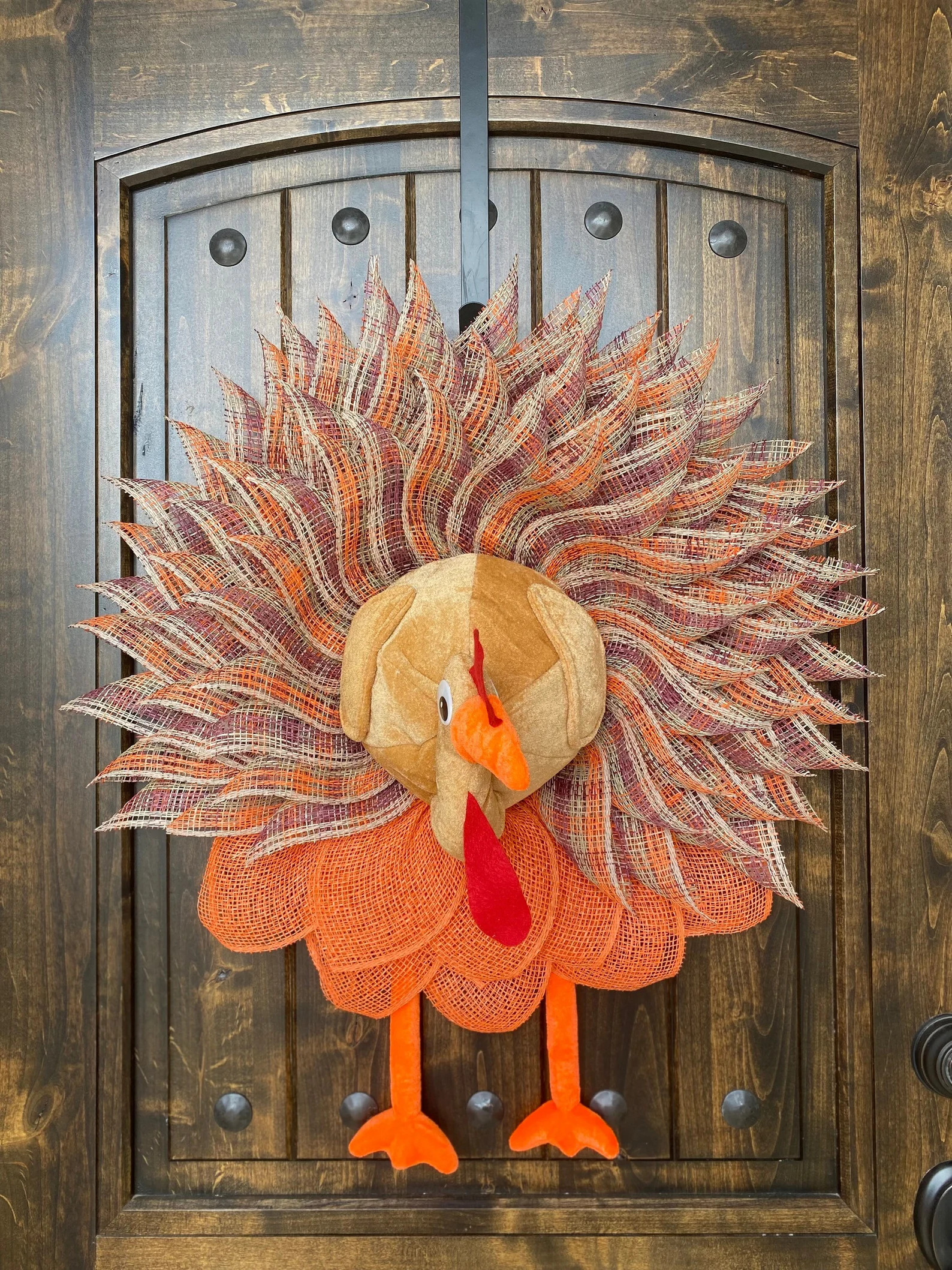 15 Awesome Turkey Door Hanger Designs For Your Thanksgiving Décor
