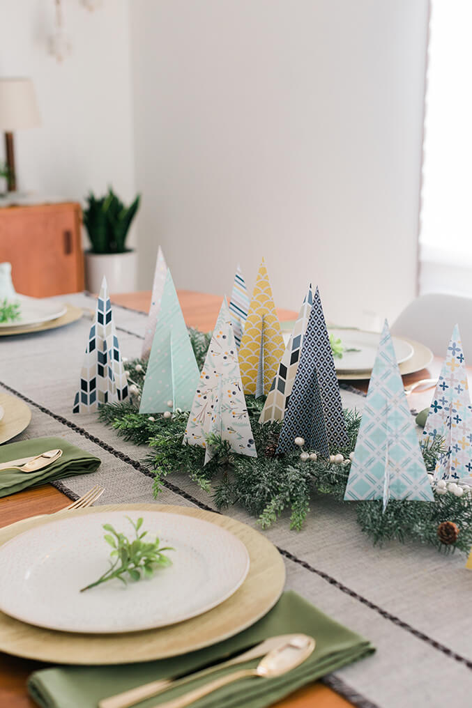 15 Magical Paper Christmas Crafts You'll Need Only A Few Minutes To Make