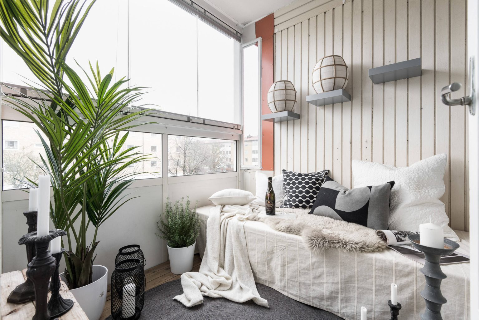 Photo inspiration: Gallery Detail: 16 Cozy Scandinavian Sunroom Designs Perfect For The Winter