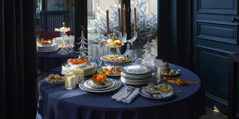 What are the trendy colors for Christmas 2022?