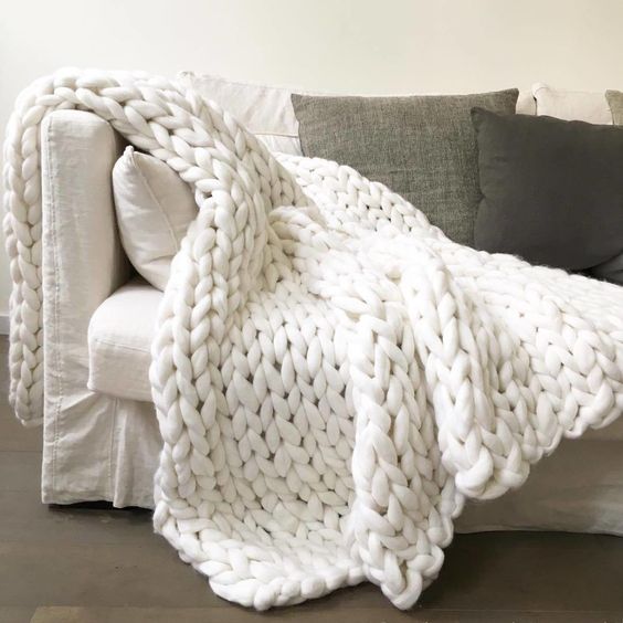 CHUNKY KNIT BLANKETS FOR A WARM WINTER!