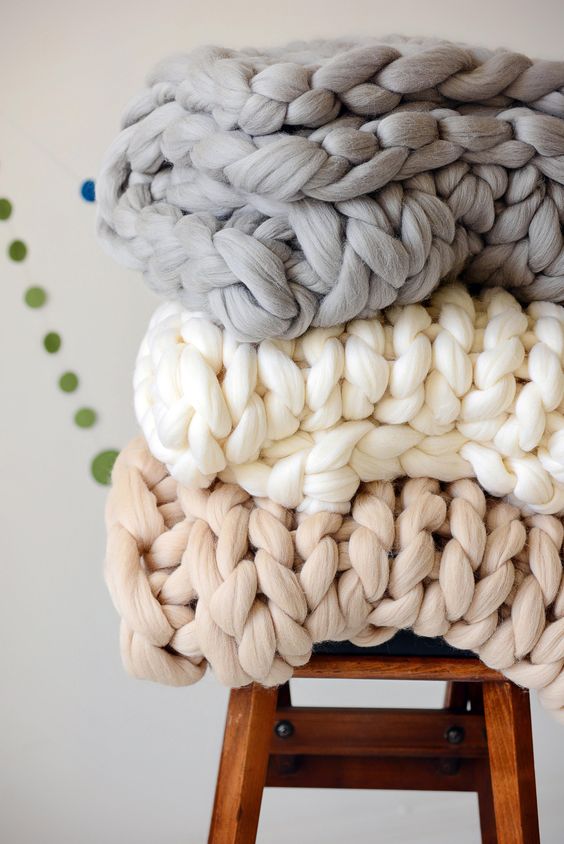 CHUNKY KNIT BLANKETS FOR A WARM WINTER!