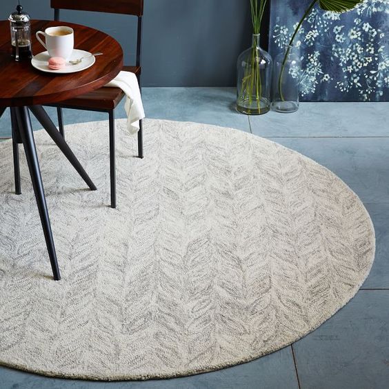 Рound rugs to round off the corners everywhere in the house