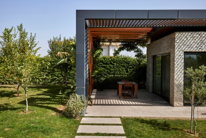 A Design Intertwined With Nature: SGA Residence by REDA A Design Intertwined With Nature: SGA Residence by REDA