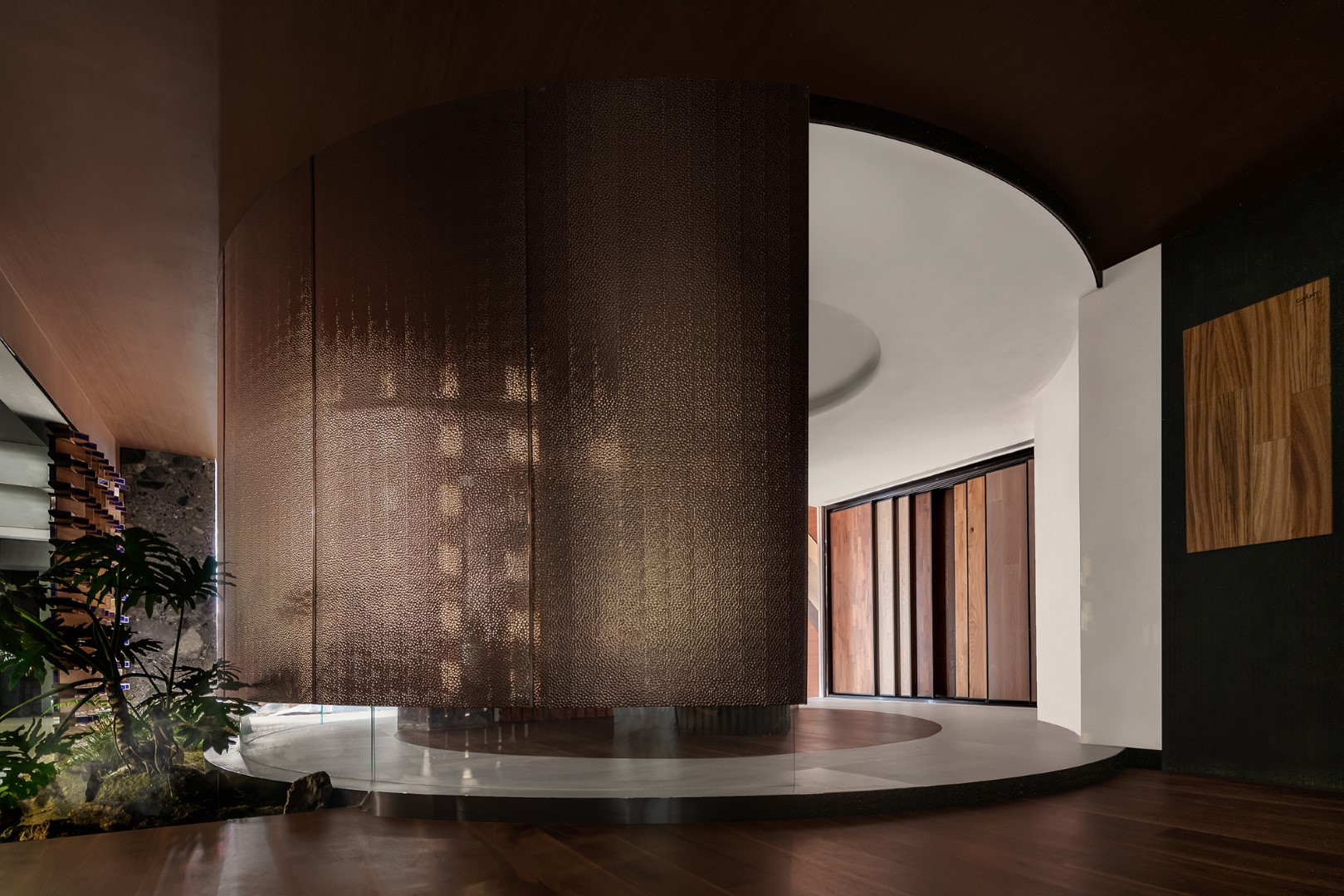 GIANT Floor Exhibition Hall by DHB Design in Chengdu, China GIANT Floor Exhibition Hall by DHB Design in Chengdu, China