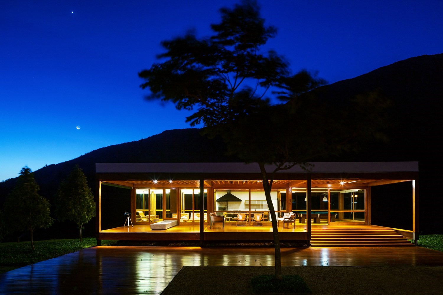 Grid House by FGMF in Brazil Grid House by FGMF in Brazil