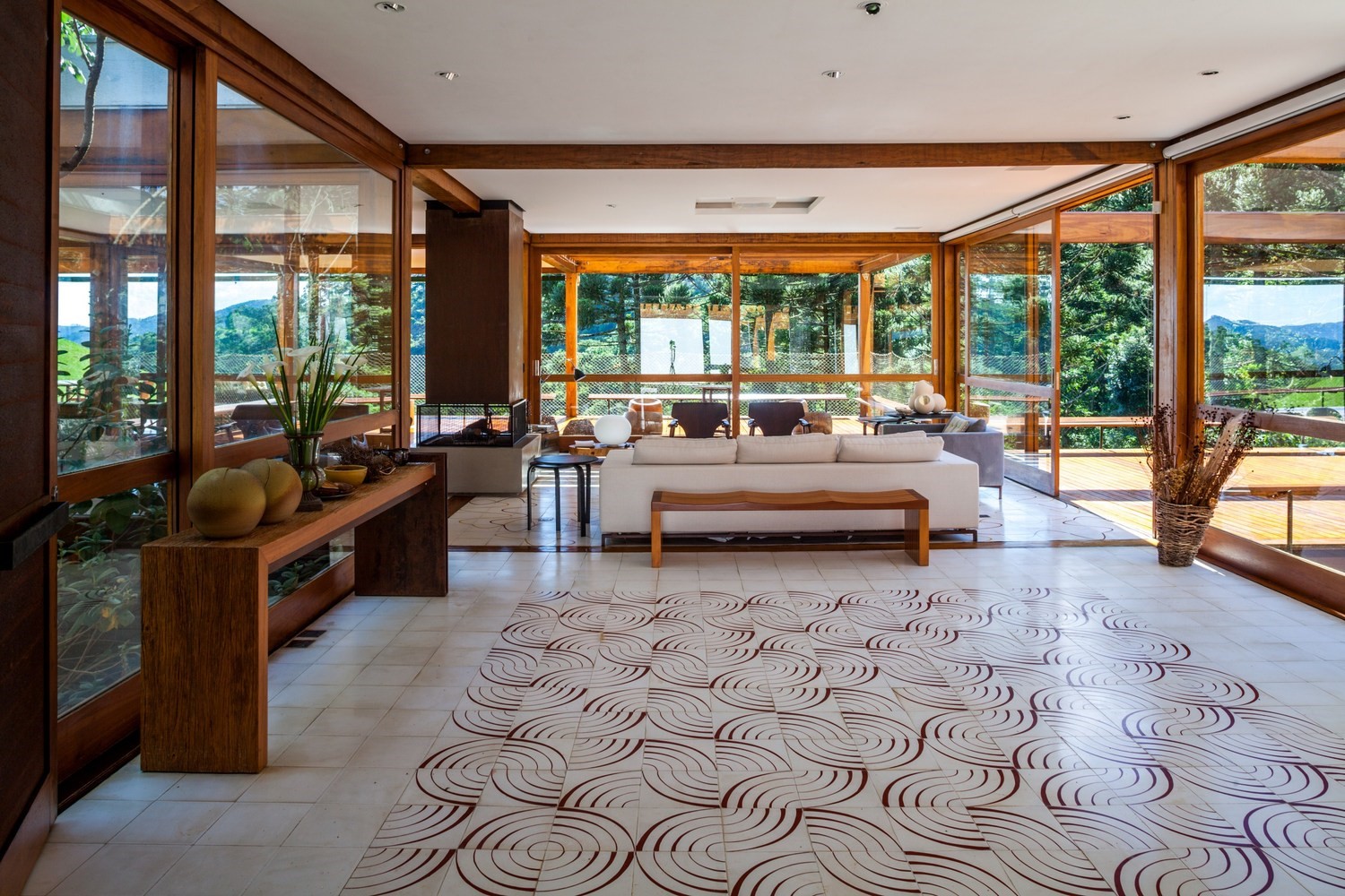 Grid House by FGMF in Brazil Grid House by FGMF in Brazil