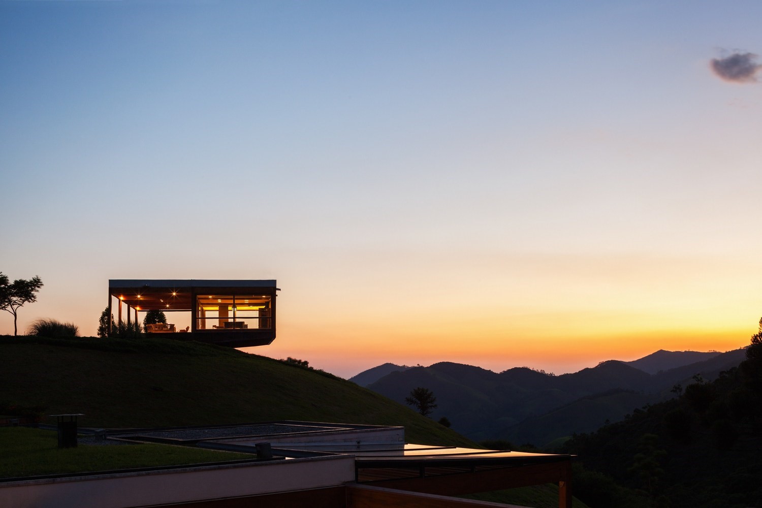 Grid House by FGMF in Brazil Grid House by FGMF in Brazil