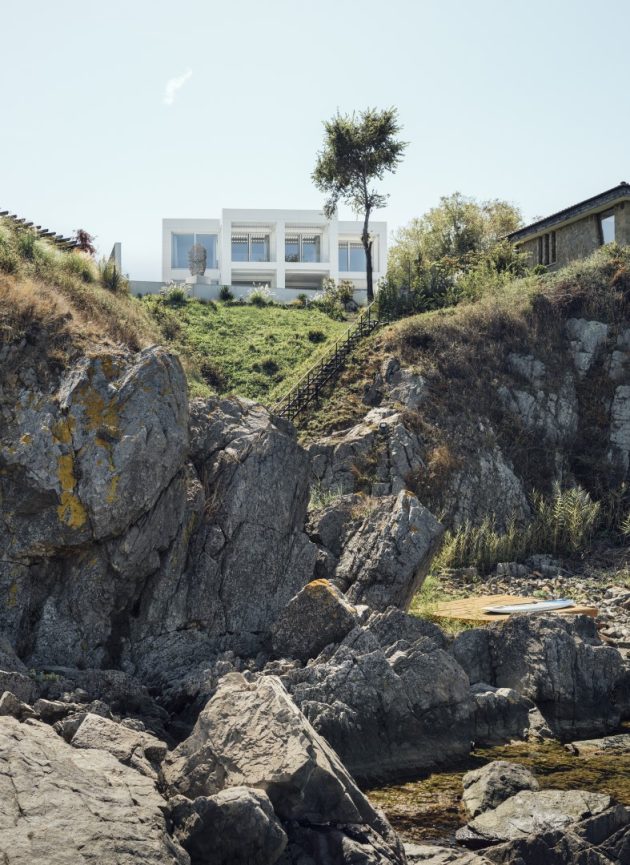 House in Sozopol, Bulgaria by Simple Architecture