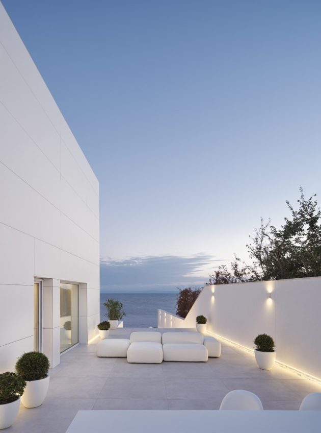 House in Sozopol, Bulgaria by Simple Architecture