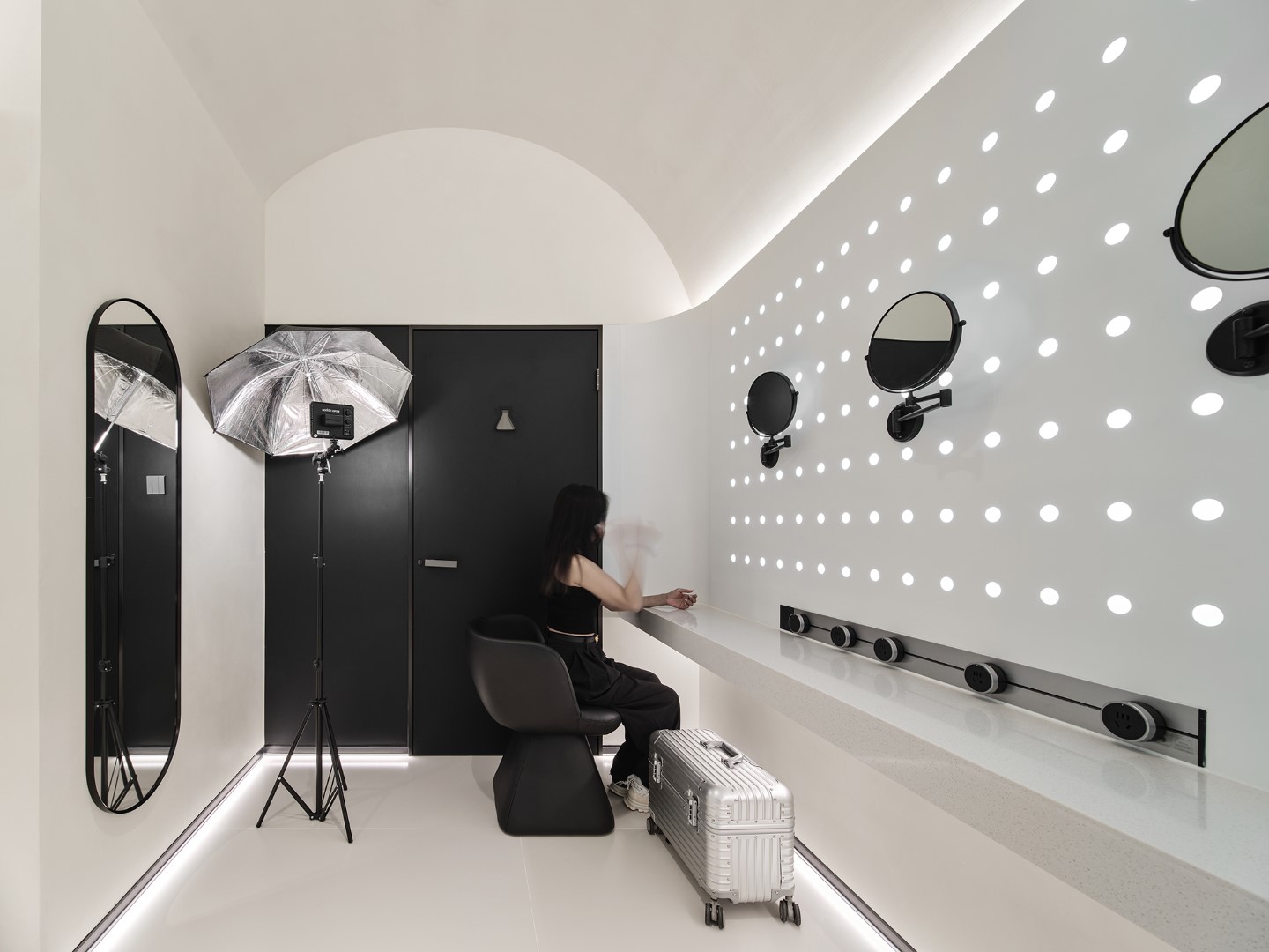 SKINLALA Beauty Spa Flagship Store by ISENSE Design in Beijing, China SKINLALA Beauty Spa Flagship Store by ISENSE Design in Beijing, China