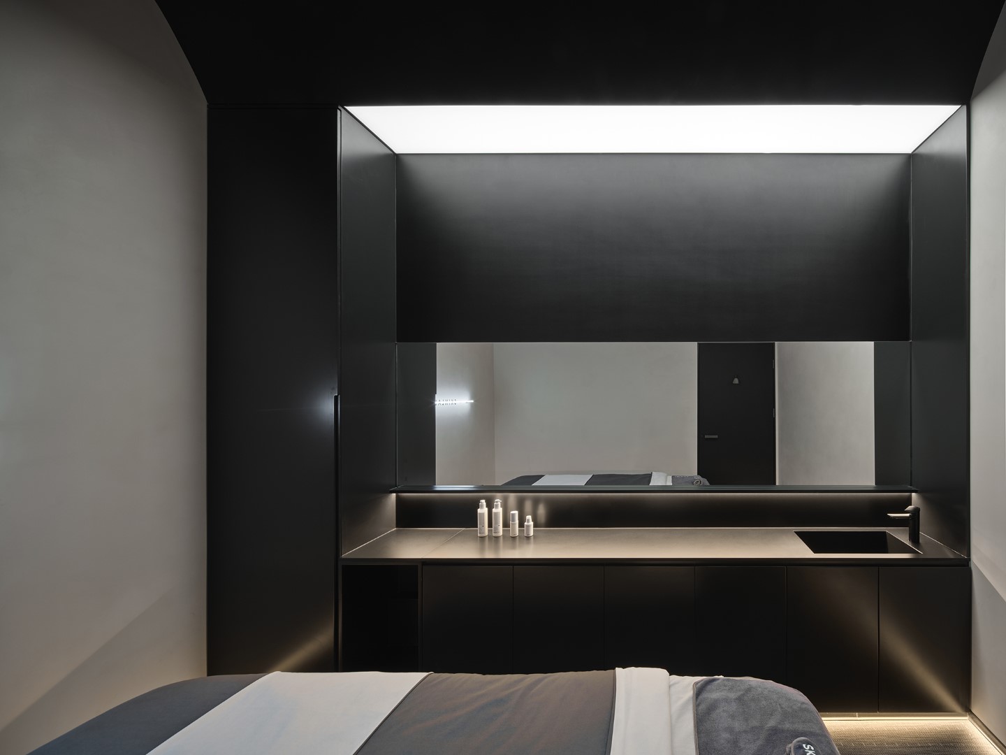 SKINLALA Beauty Spa Flagship Store by ISENSE Design in Beijing, China SKINLALA Beauty Spa Flagship Store by ISENSE Design in Beijing, China