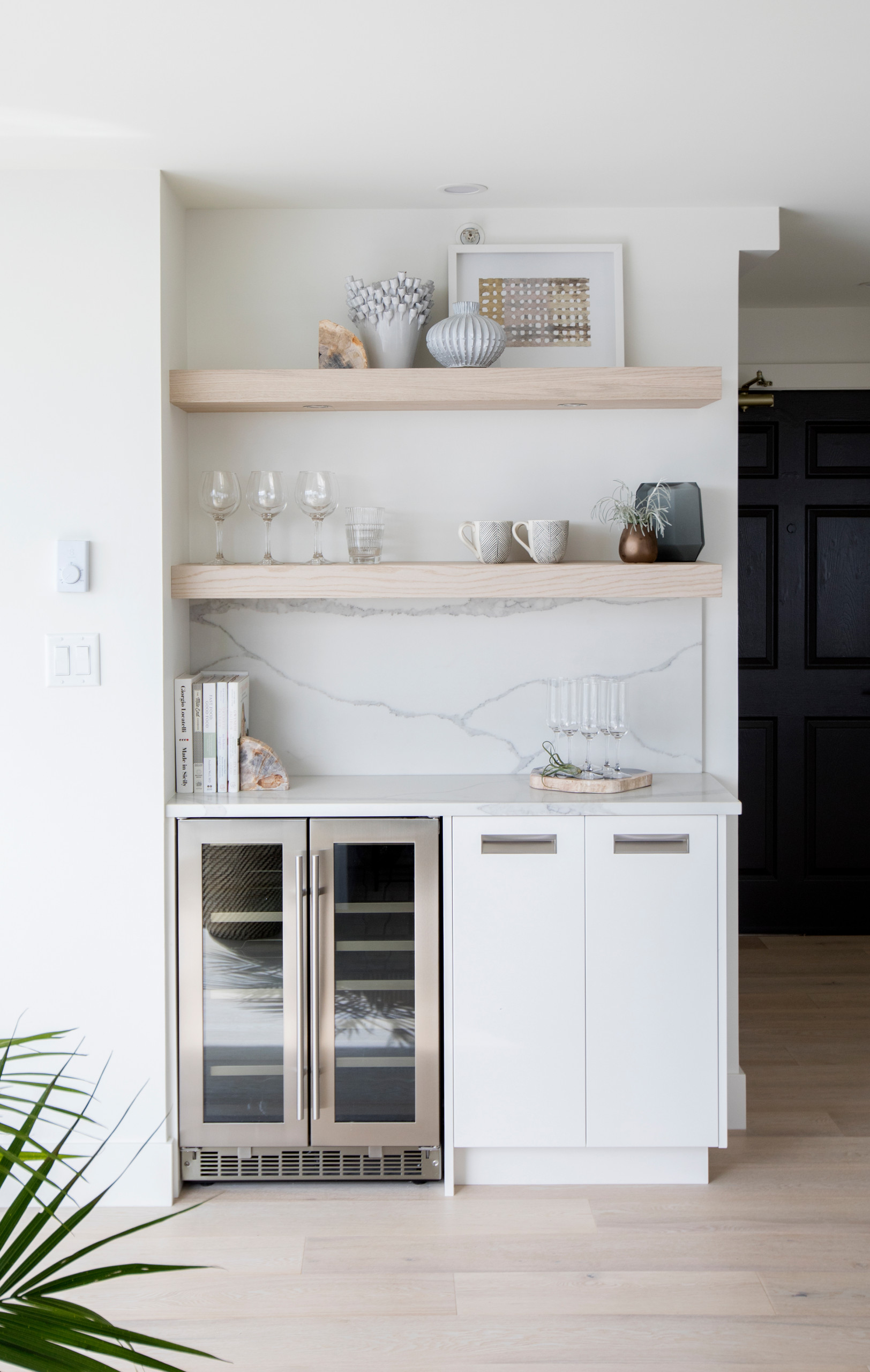 15 Compact Scandinavian Home Bar Designs That Integrate With Style