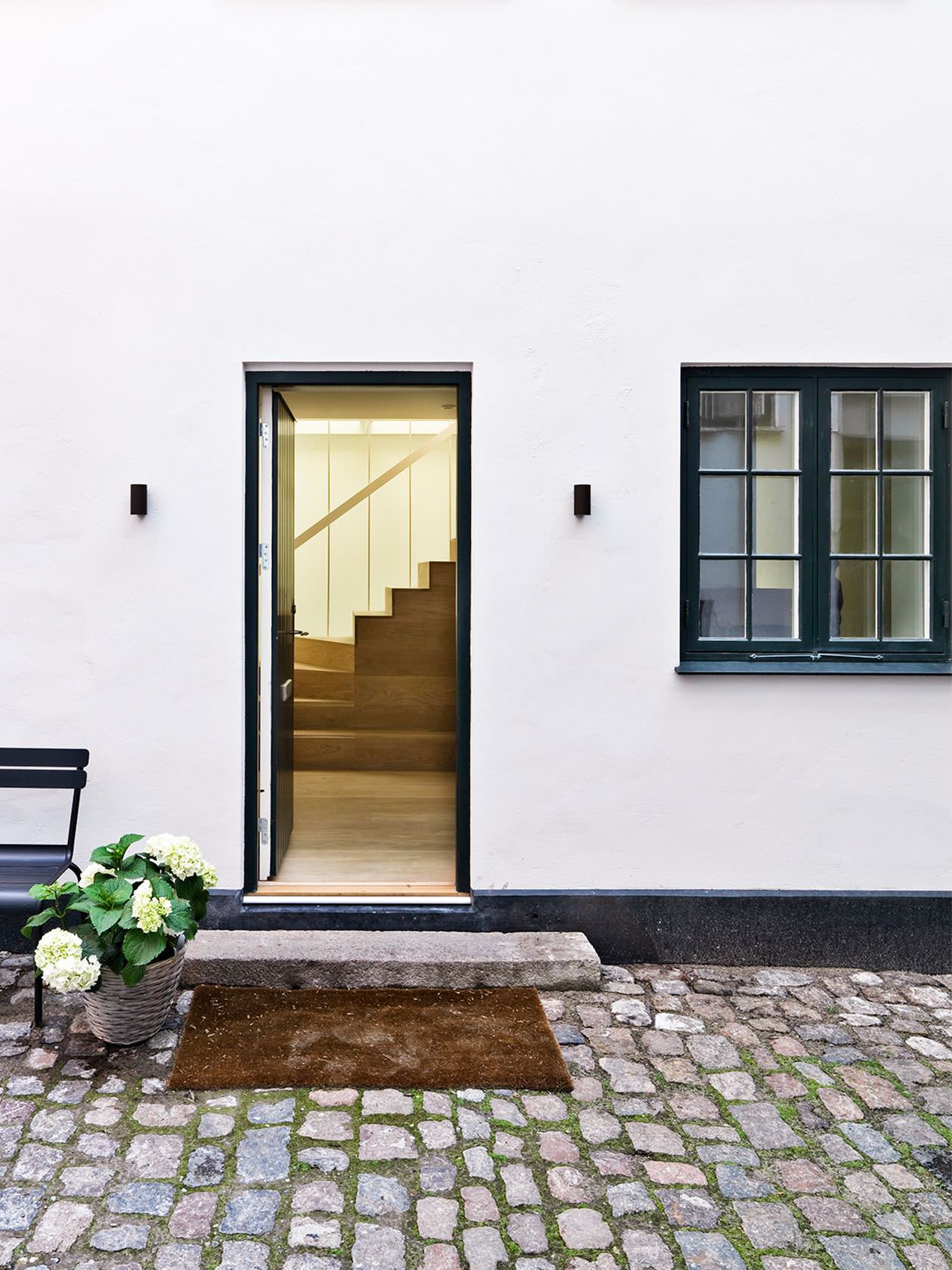 16 Beautiful Scandinavian Entrance Designs For Your New Home