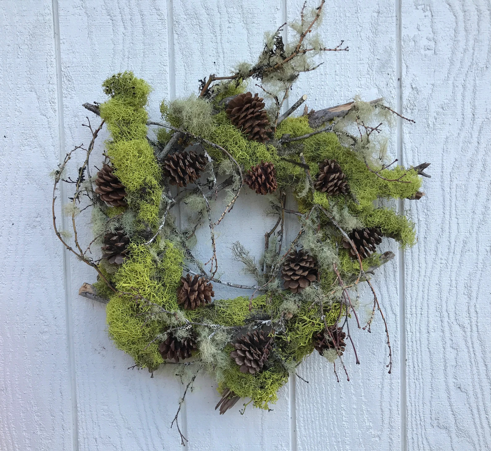 16 Evergreen Pinecone Wreath Designs For The Winter After Christmas