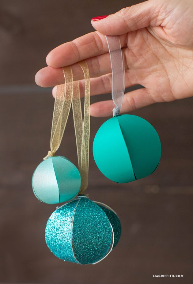 16 Super Easy DIY Paper Christmas Decorations You'll Need 15 Minutes To ...