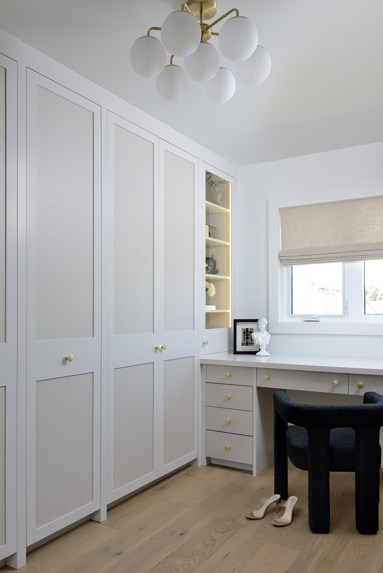 18 Charming Scandi-style Closet Designs You Will Love