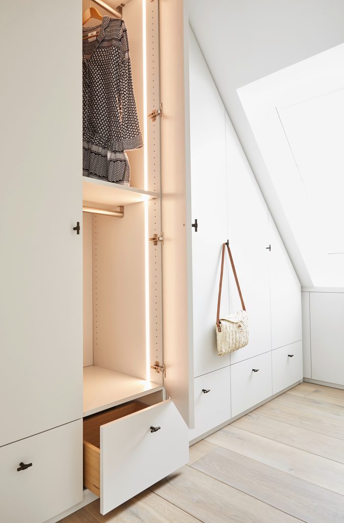 18 Charming Scandi-style Closet Designs You Will Love