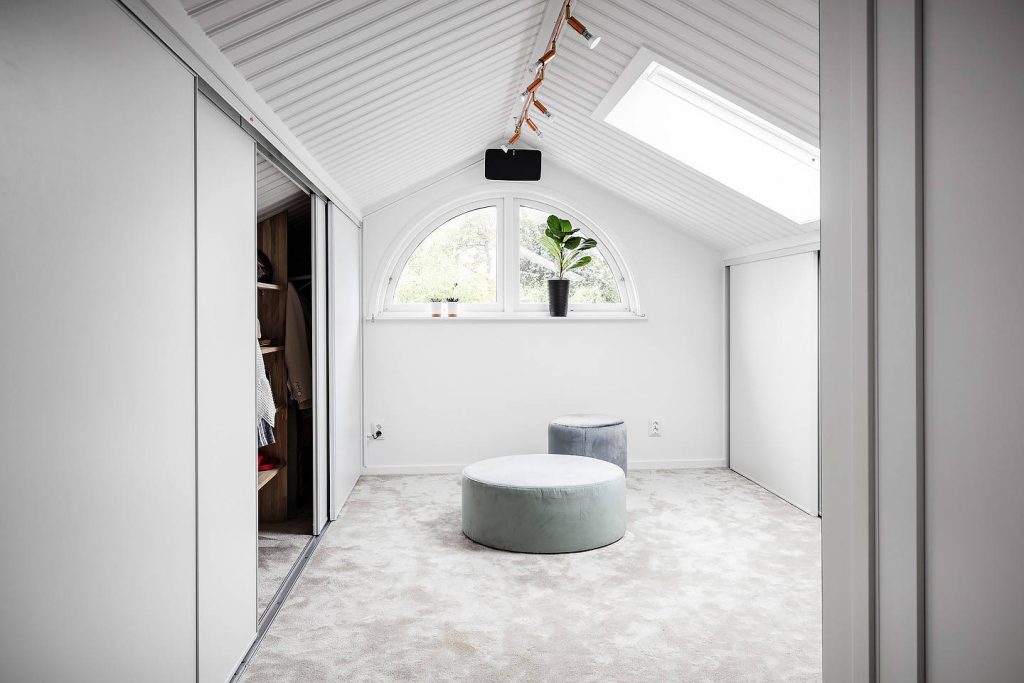 18 Charming Scandi-style Closet Designs You Will Love