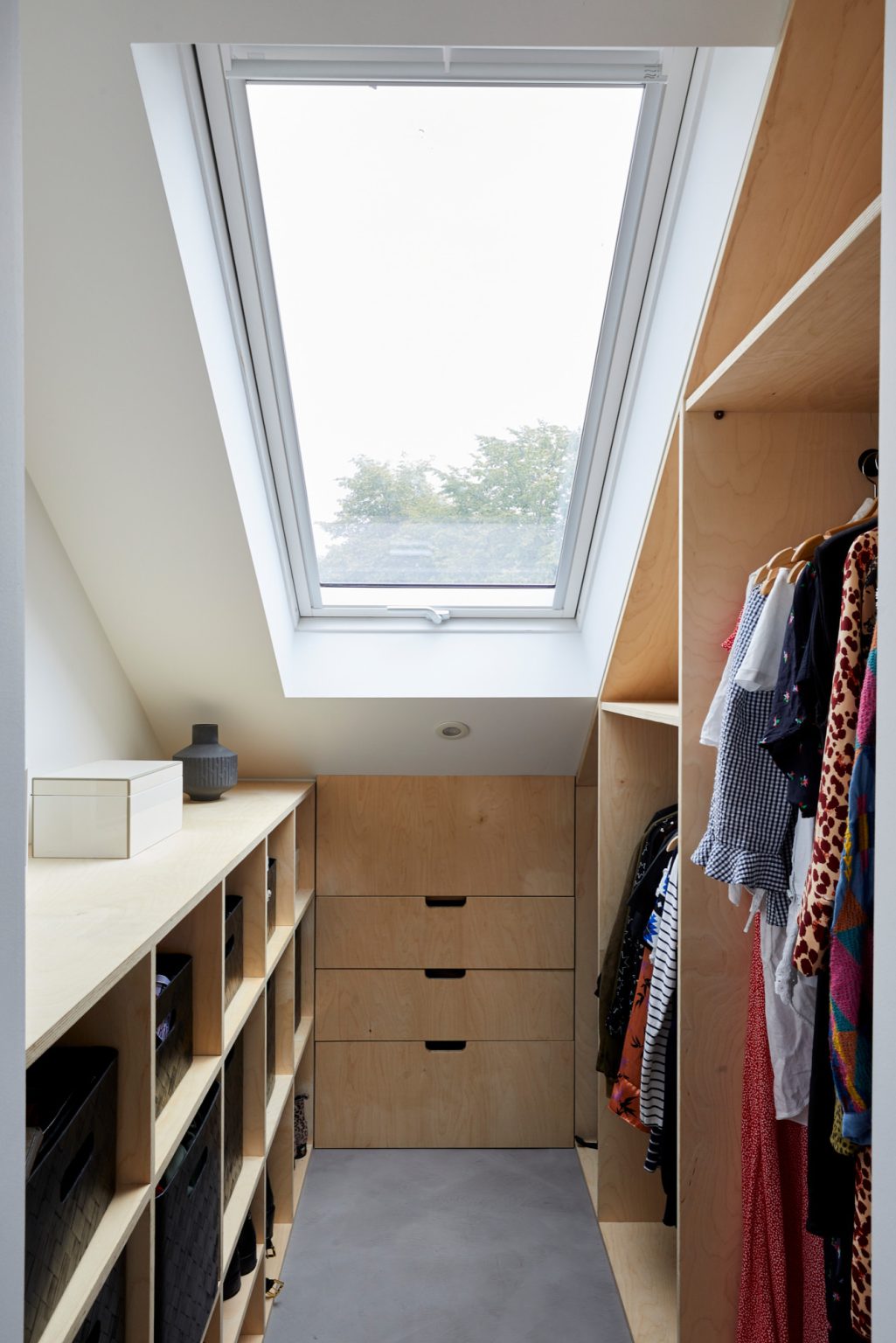 18 Charming Scandi-style Closet Designs You Will Love