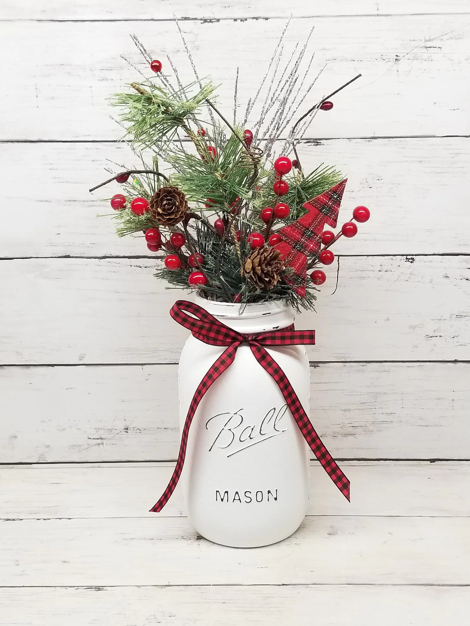 18 Fantastic Christmas Mason Jar Decorations For Your Table Décor