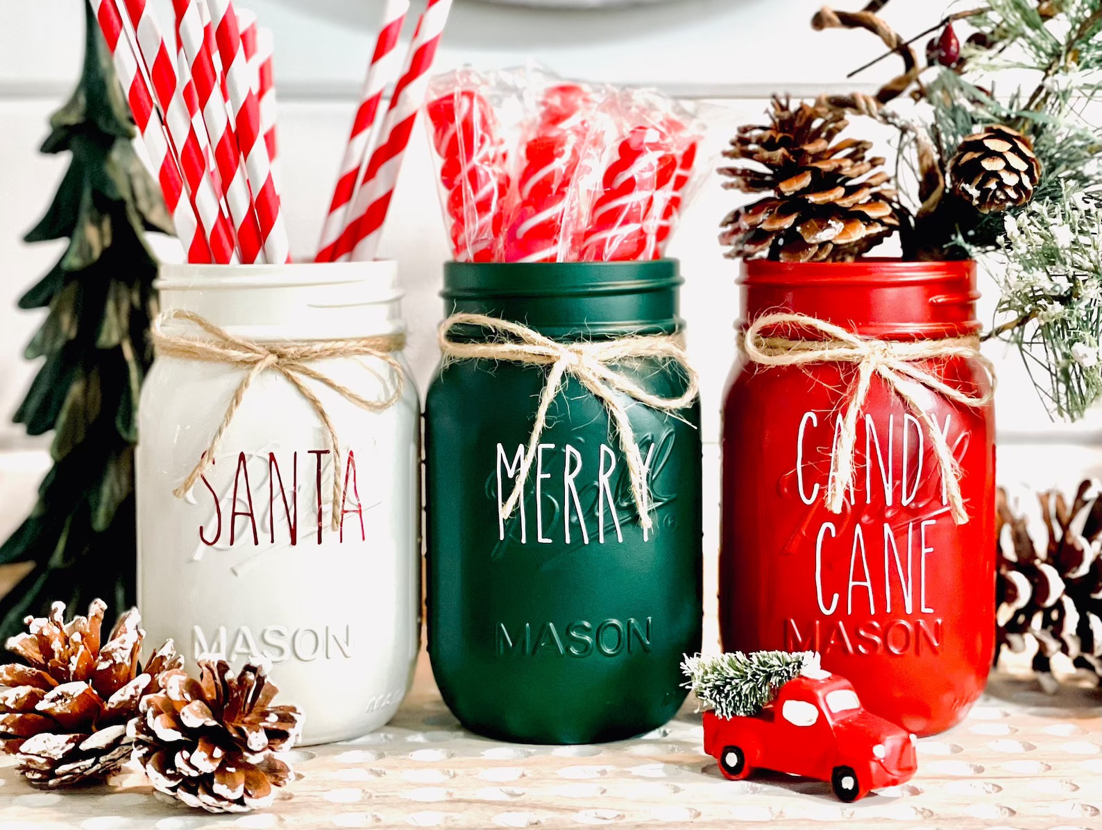 18 Fantastic Christmas Mason Jar Decorations For Your Table Décor 18 Fantastic Christmas Mason Jar Decorations For Your Table Décor