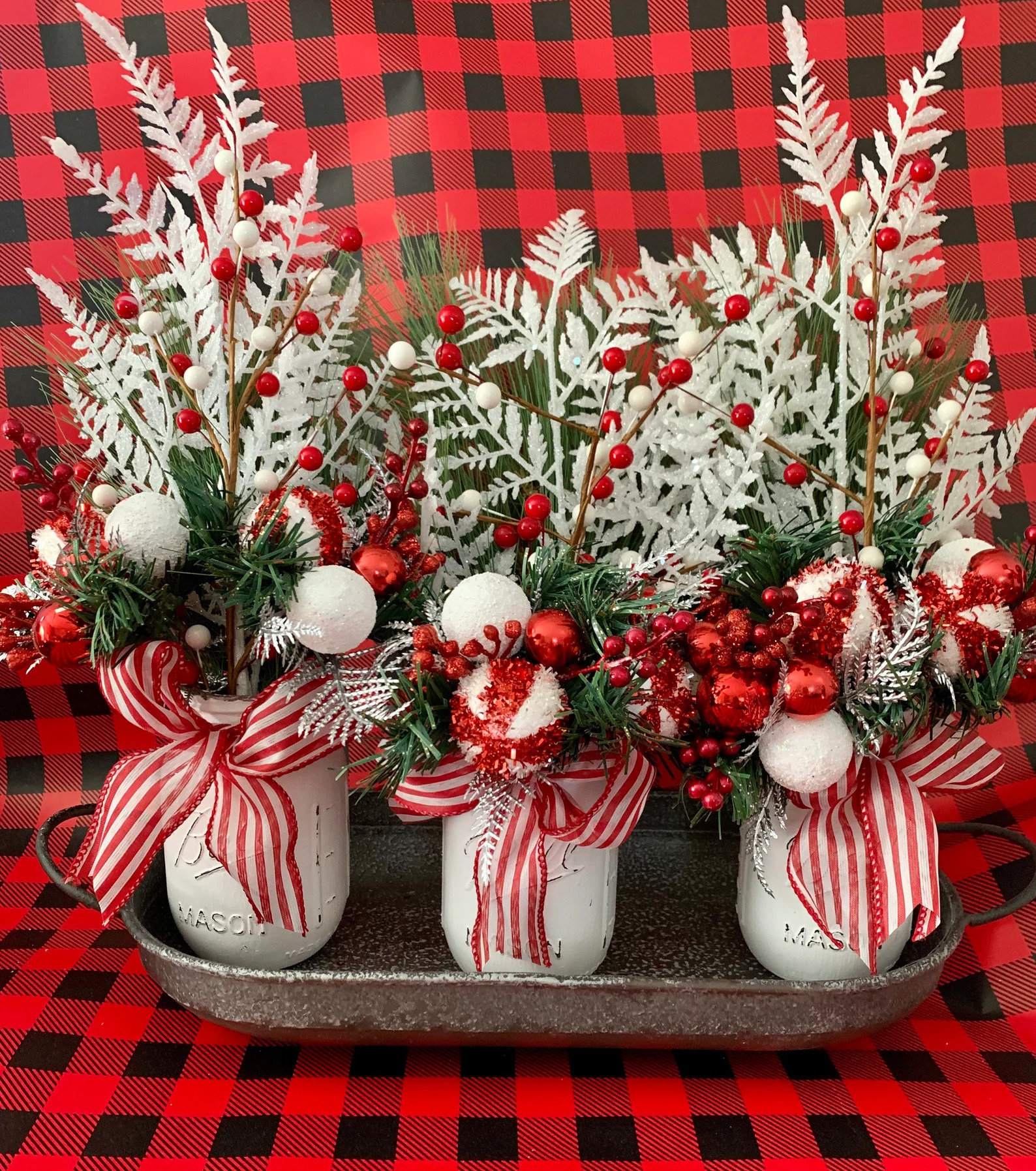 18 Fantastic Christmas Mason Jar Decorations For Your Table Décor 18 Fantastic Christmas Mason Jar Decorations For Your Table Décor