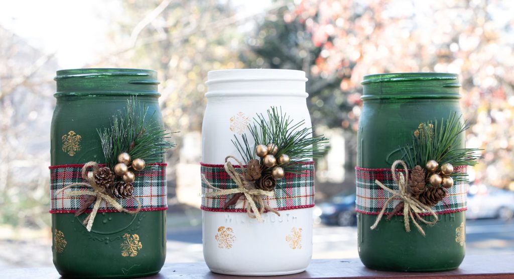 18 Fantastic Christmas Mason Jar Decorations For Your Table Décor