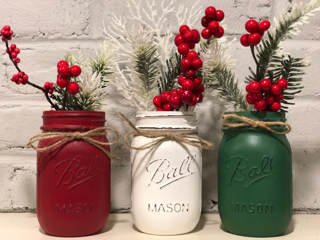 18 Fantastic Christmas Mason Jar Decorations For Your Table Décor