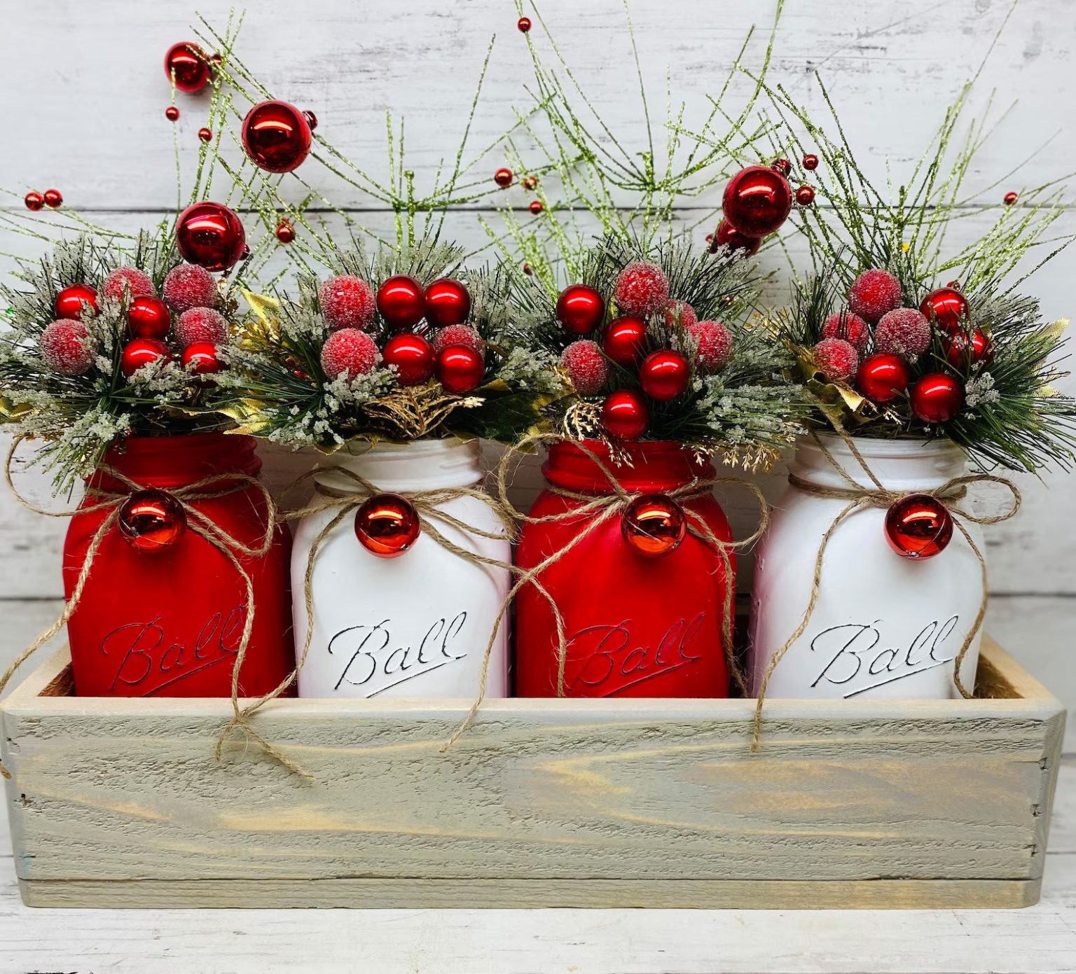 18 Fantastic Christmas Mason Jar Decorations For Your Table Décor