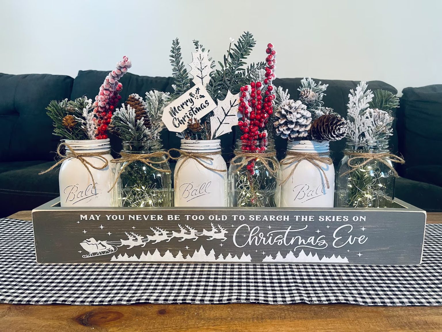 18 Fantastic Christmas Mason Jar Decorations For Your Table Décor