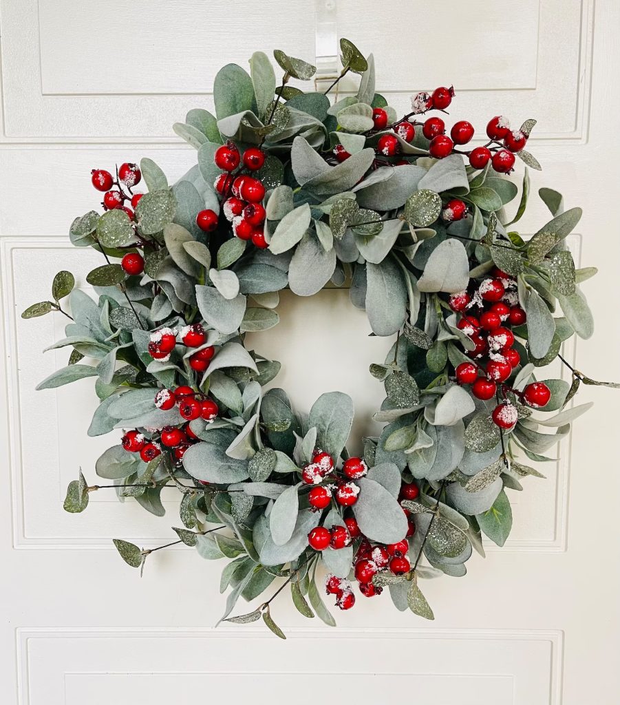 18 Traditional Berry Christmas Wreath Designs For The Season
