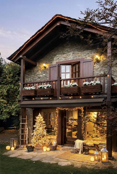 A wooden house to live a perfect wintery and cozy Christmas