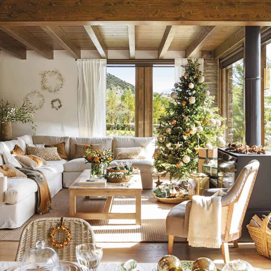 Lights, wood and gold – The protagonists of the most beautiful rustic house in the world