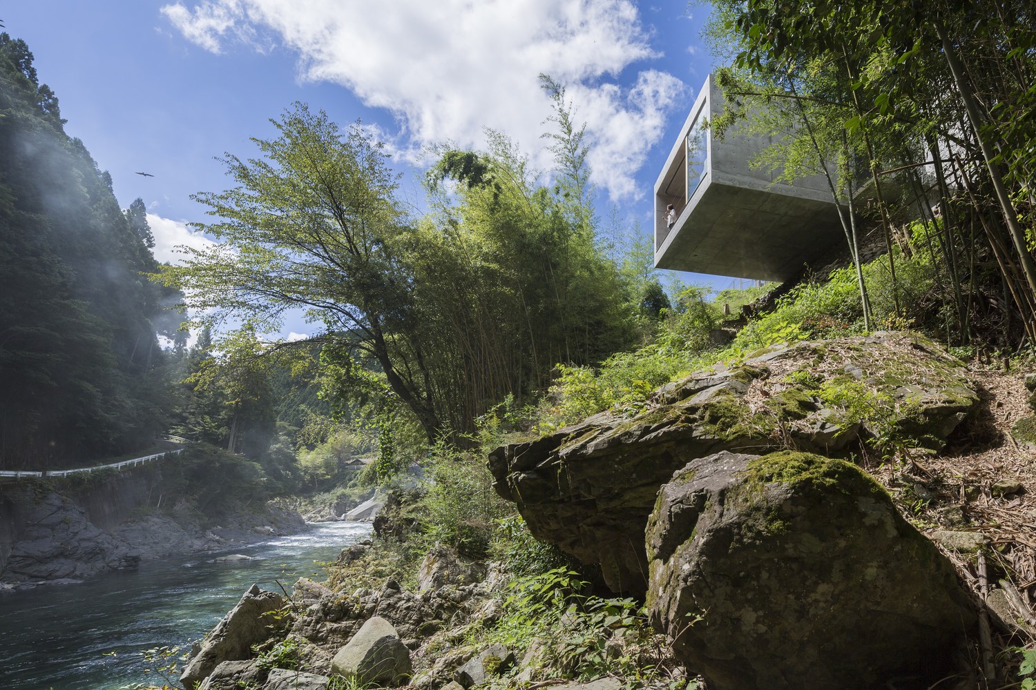 Cliff House by PLANET Creations in Tenkawa, Japan Cliff House by PLANET Creations in Tenkawa, Japan