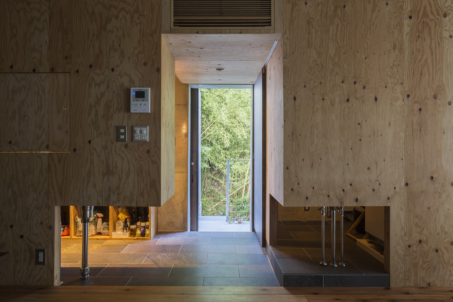 Cliff House by PLANET Creations in Tenkawa, Japan Cliff House by PLANET Creations in Tenkawa, Japan