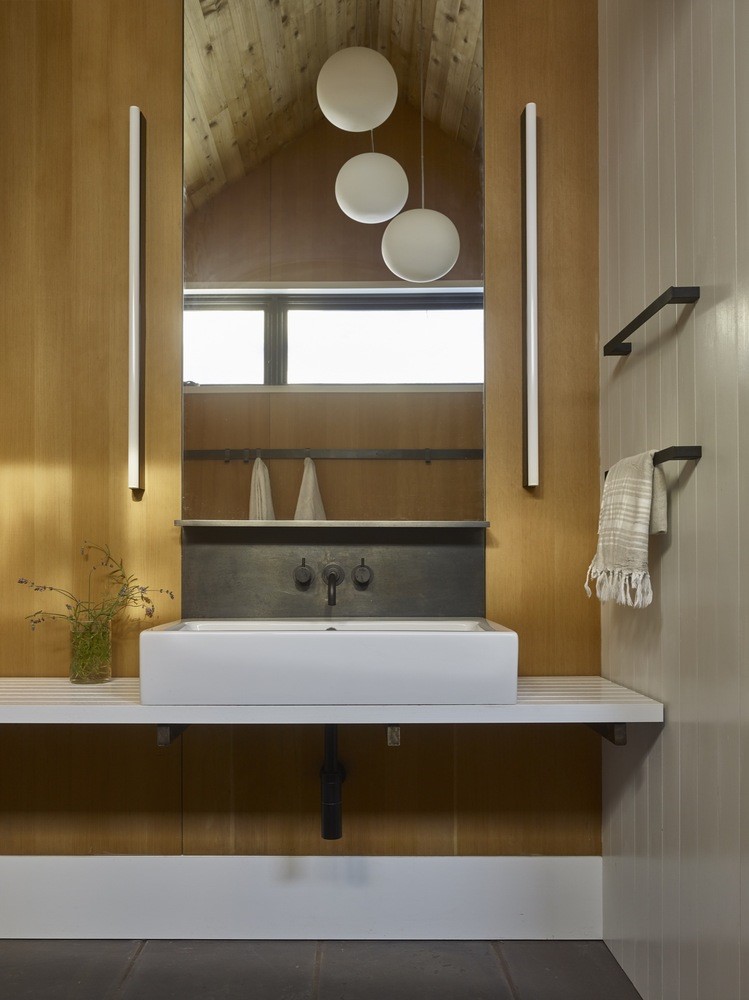 Further Lane Pool House by Robert Young Architects in East Hampton, New York Further Lane Pool House by Robert Young Architects in East Hampton, New York