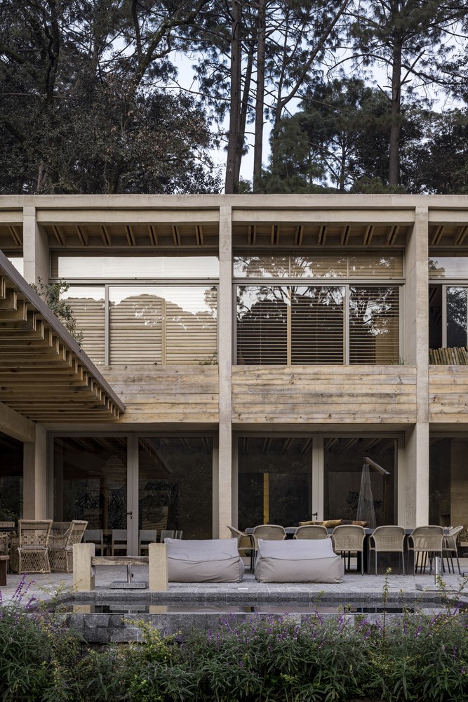 House in Avandaro by Taller Héctor Barroso in Valle de Bravo, Mexico House in Avandaro by Taller Héctor Barroso in Valle de Bravo, Mexico