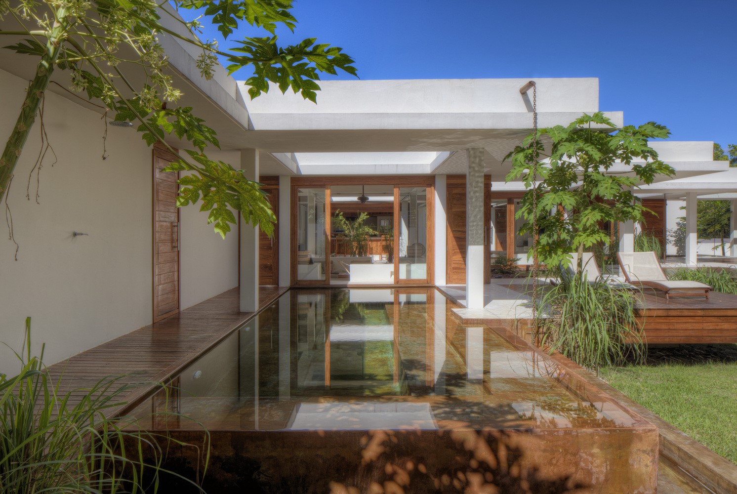 Manaus House by Alexia Convers Architecture in Brazil Manaus House by Alexia Convers Architecture in Brazil