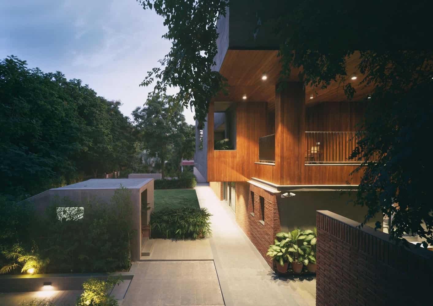 Private Residence No. 3 by FLXBL Design Consultancy in Ahmedabad, India