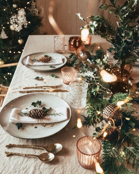 CHRISTMAS DECORATION: MAGIC AND ELEGANCE INVITE THEMSELVES TO THE PARTY!
