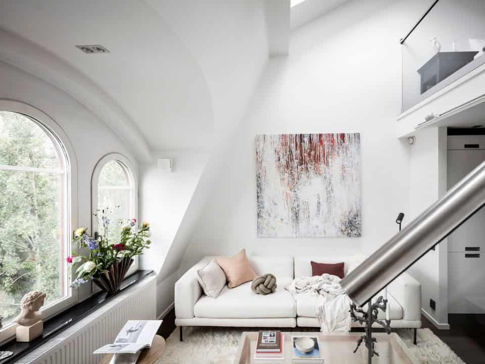 The radiator shelf, a pretty and practical accessory