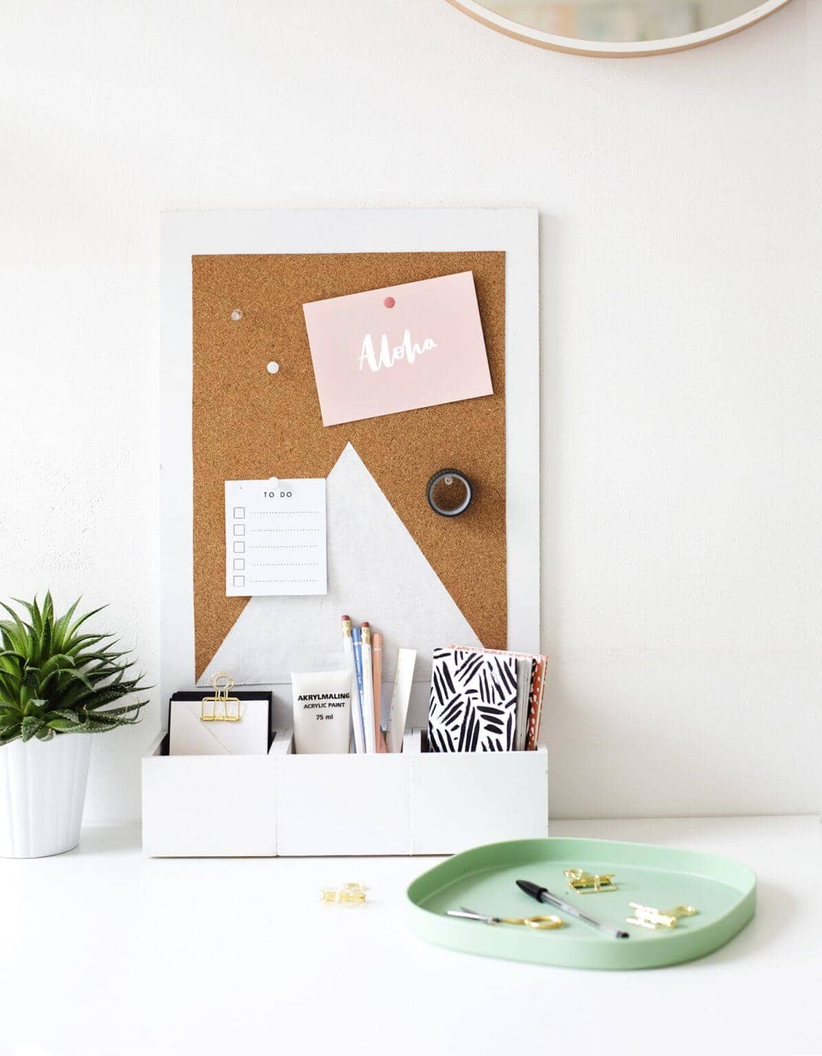15 Simple & Practical DIY Desk Organizer Tutorials 15 Simple & Practical DIY Desk Organizer Tutorials