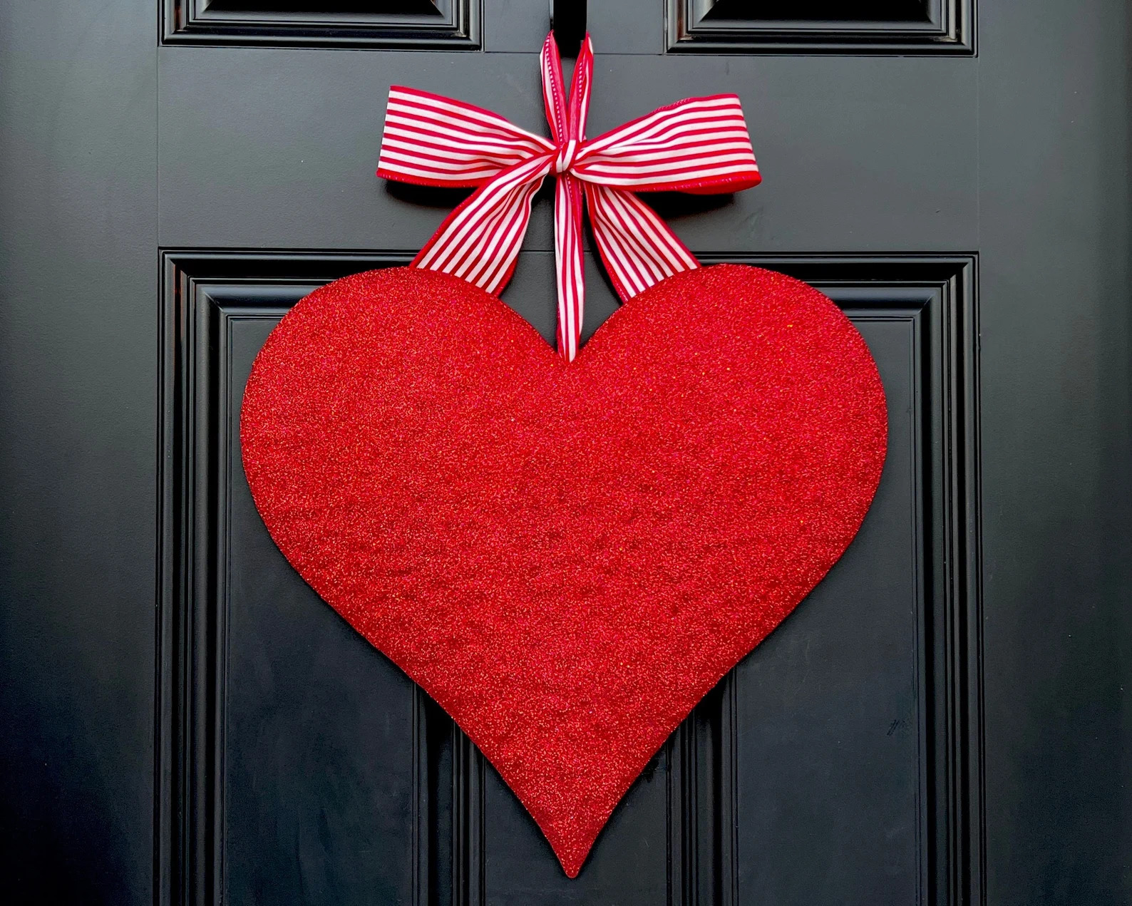 17 Cute Valentine's Day Wreath Designs To Hang Up On Your Front Door