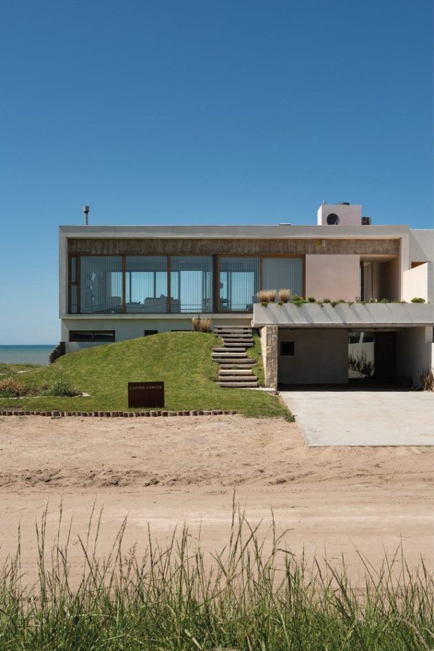 Cuatro Vientos House by Carmona Pérez Marino in Mar del Sur, Argentina