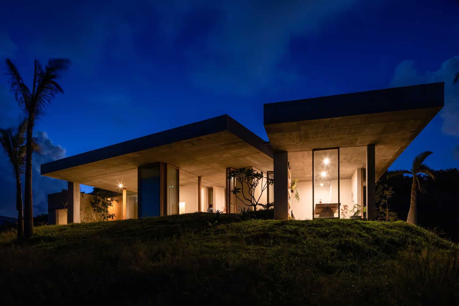 House in Tamagusuku by Studio Cochi Architects in Nanjo, Japan House in Tamagusuku by Studio Cochi Architects in Nanjo, Japan