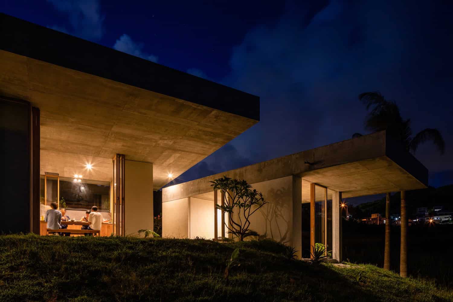 House in Tamagusuku by Studio Cochi Architects in Nanjo, Japan House in Tamagusuku by Studio Cochi Architects in Nanjo, Japan